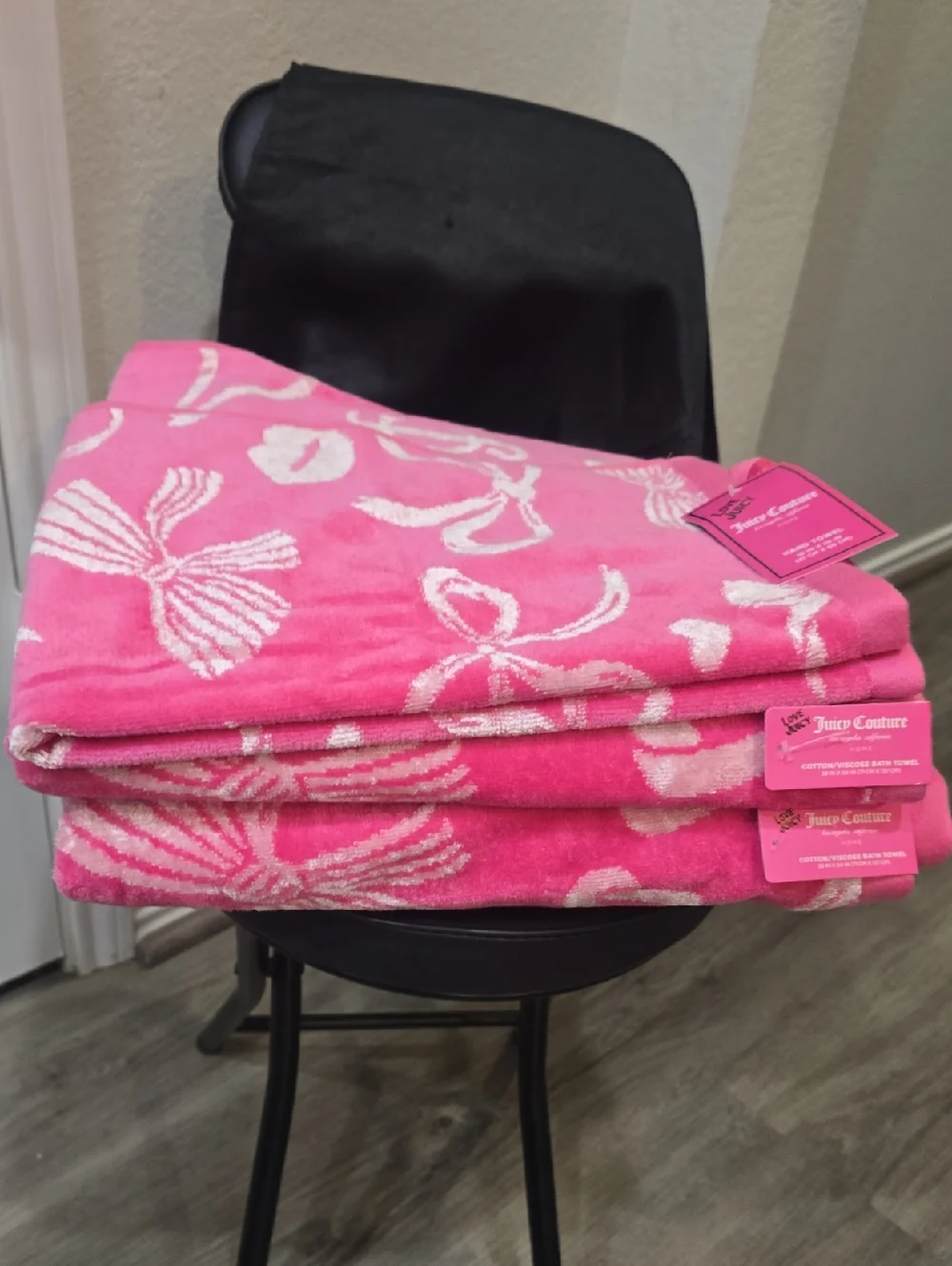 Juicy Couture Home Lips & Bows Bath & Hand Towel Set